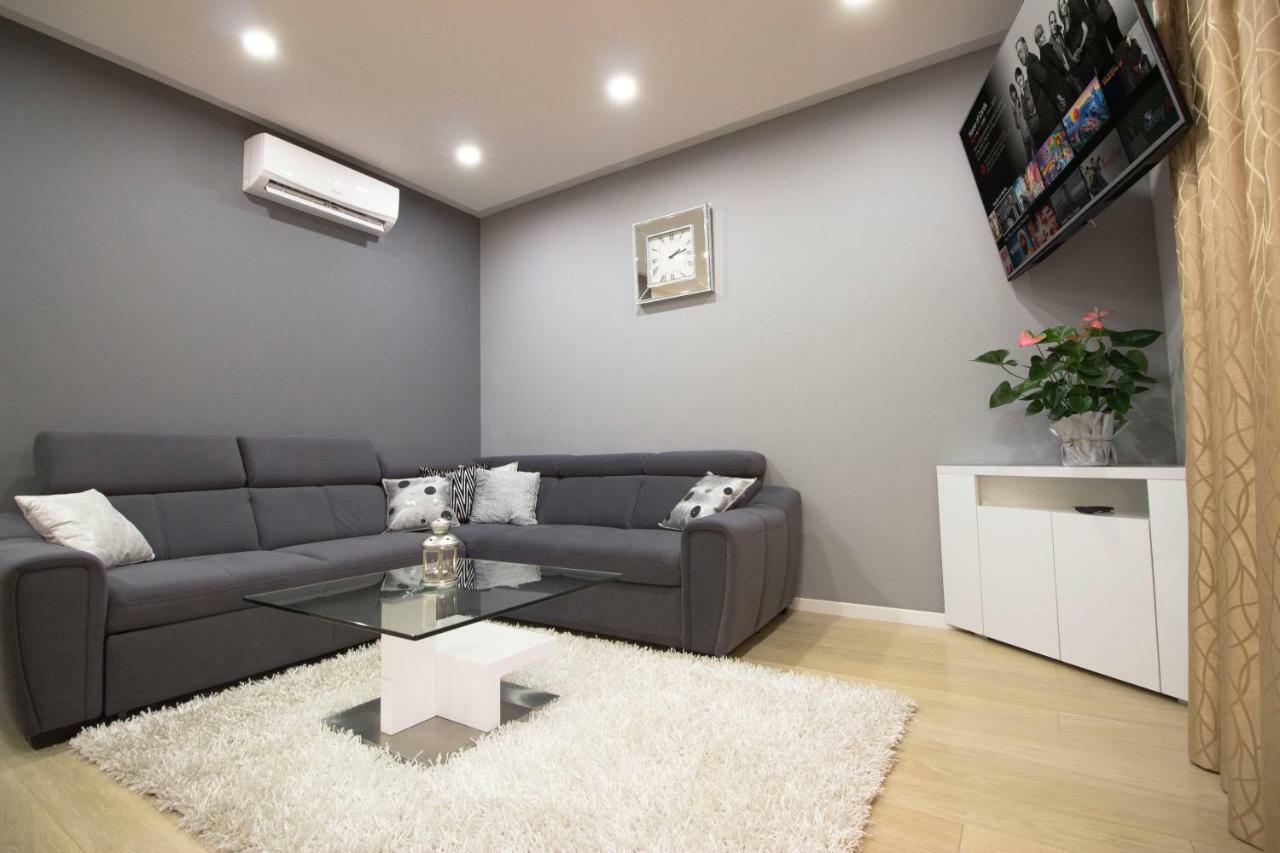 Apartment Deluxe Nana Макарска Екстериор снимка